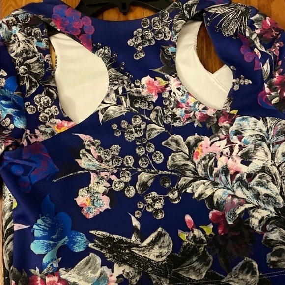 Bebe Crop Top & Matching Skirt - Picture 7 of 8